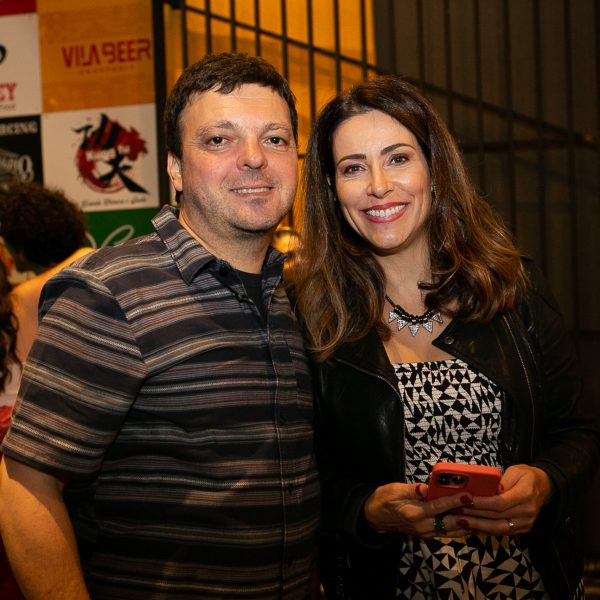 O diretor e idealizador do Festival de Curitiba Leandro Knopfholz e sua esposa, Thatiana Lopes
