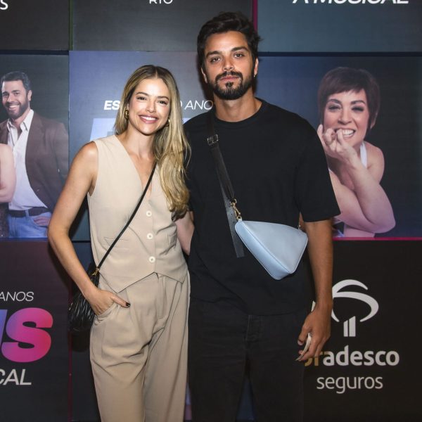 Agatha Moreira e Rodrigo Simas