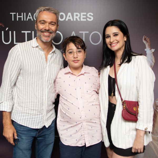 Angelo Paes Leme, seu filho Caetano e a esposa Anna Sophia Folch