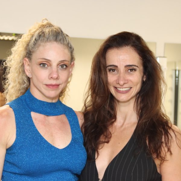 As bailarinas Kênia Genaro e Dilênia Reis