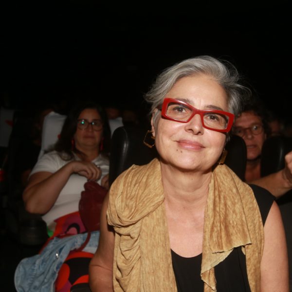 A pintora Beth Jobim