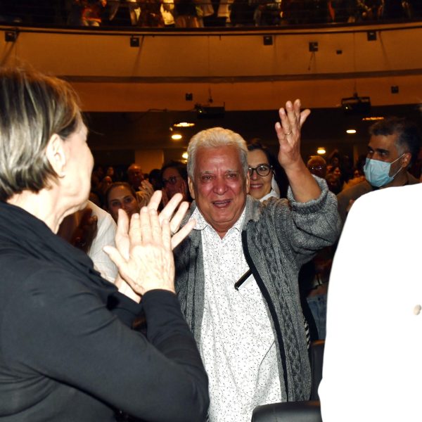 Marcio Borges é aplaudido