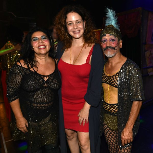 Leandra Leal entre Lydia Del Picchia e Antonio Edson