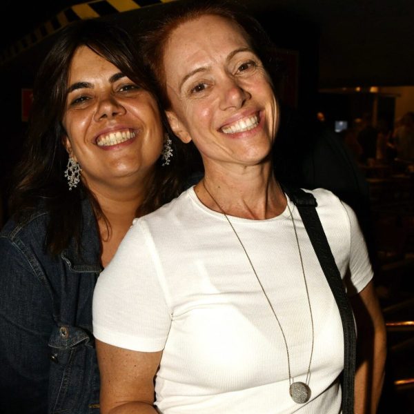 As manas Clara e Bel Kutner