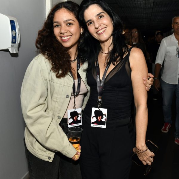 Sofia, uma das filhas de Djavan, com a mãe, Rafaela Brunini