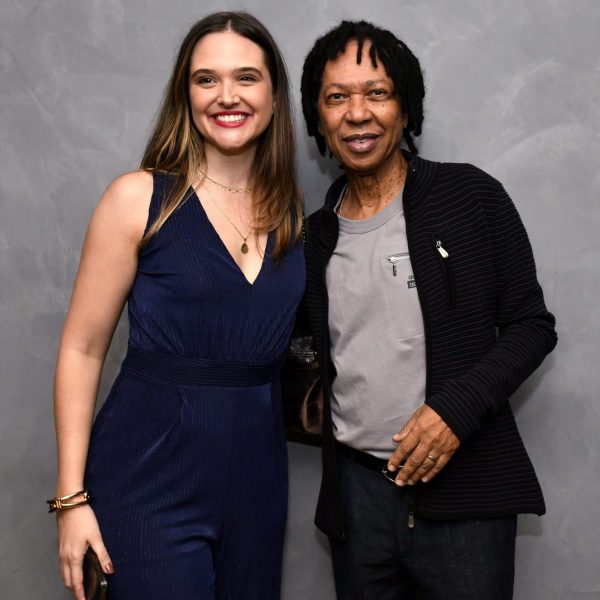 A atriz Juliana Paiva e Djavan