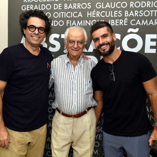 Ludwig Danielian entre seus filhos Ludwig e Luiz Alberto Danielian