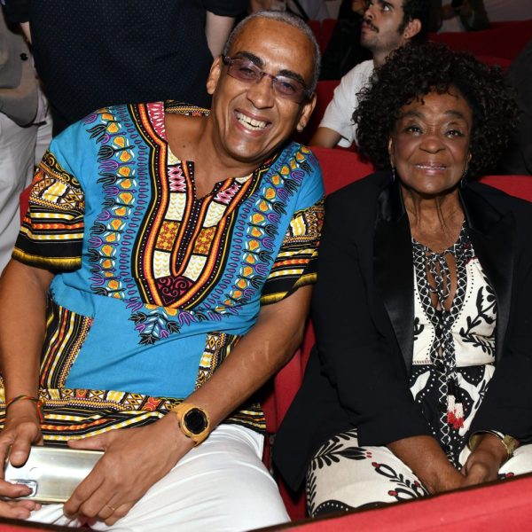 Marcelo e sua mãe, a diva Léa Garcia
