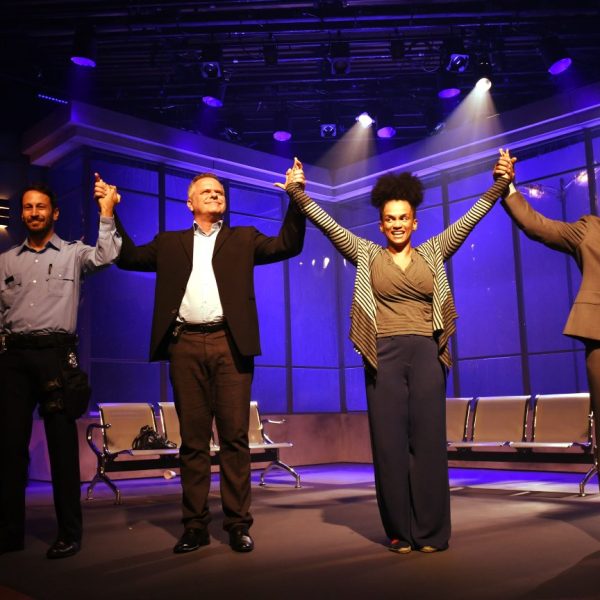 Os artistas agradecem: Daniel Villas , Leonardo Franco, Flavia Santana e Marcelo Dias