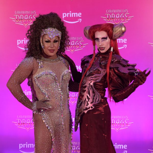 Duas concorrentes no reality