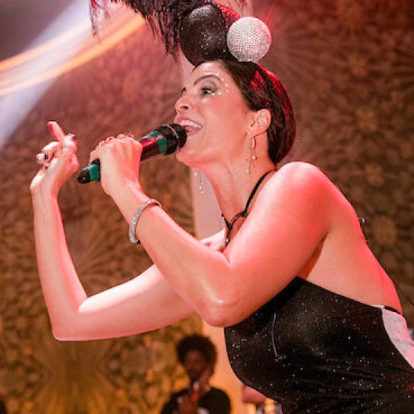 Emanuelle Araujo animou a festa