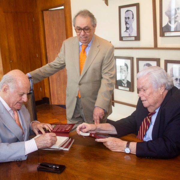 Francis, Roberto Halbouti e Aristóteles Drummond