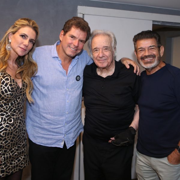 Renata e Alexandre Accioly, maestro João Carlos e Abel Gomes