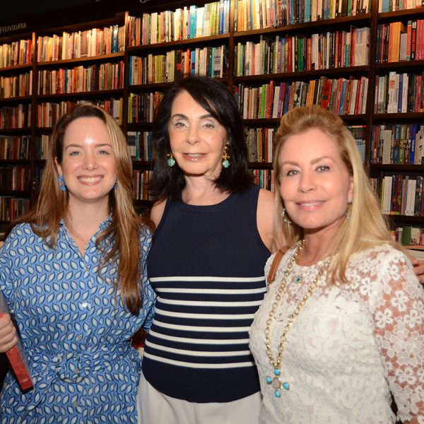Ignez Costa e Silva entre Fernanda e Marise Gollo