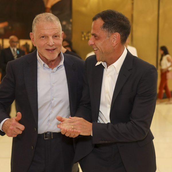 Pai e filho: Anderson e Alexandre Birman