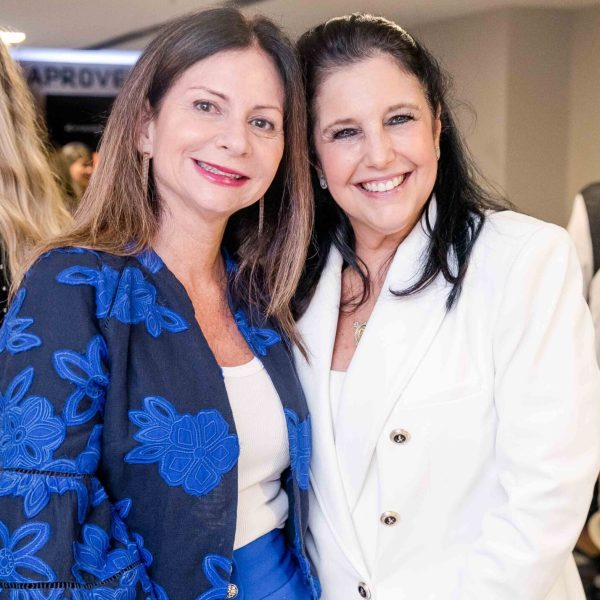 Lilia Arnizaut e Clara Magalhães