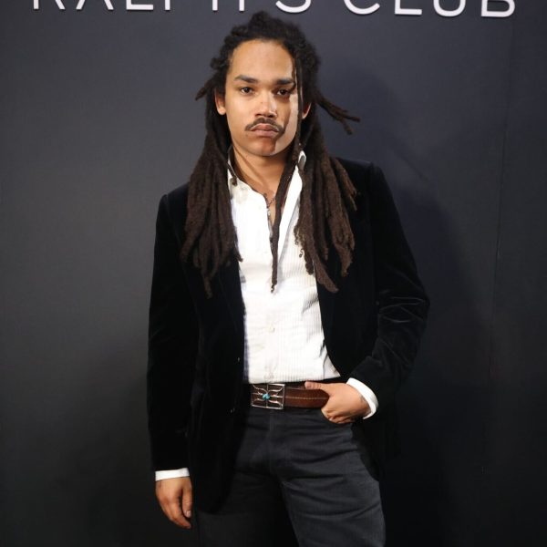 O ator norte-americano Luka Sabbat