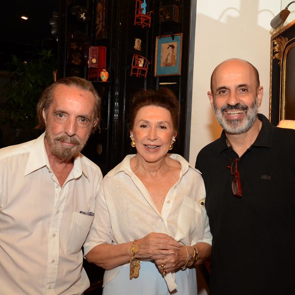 Tanit Galdeano entre Marcelo Borges e Claudio Gomes