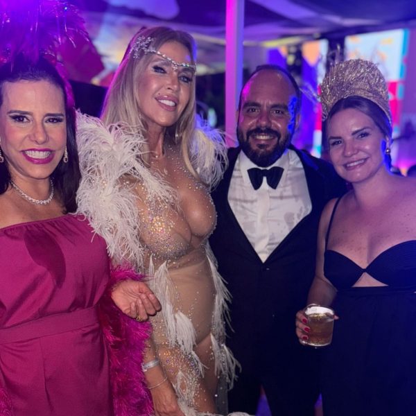 Narcisa Tamborindeguy, Nina Stevens, Antonio Paulo Pitanguy Müller e Ana Paula