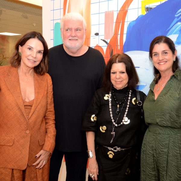 Patricia Mayer, John Nicholson, Vanda Klabin, Maritza de Orleans e Bragança