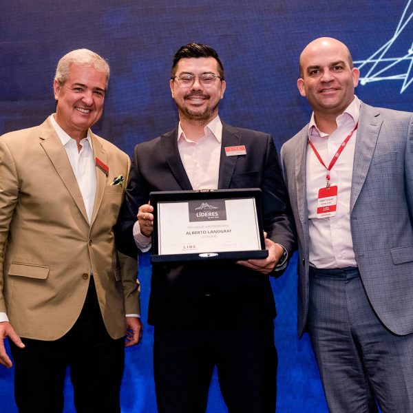 Thomaz Naves, o chef Alberto landgraf e Fabio Tucilho