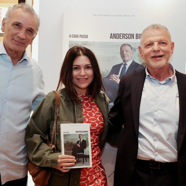 Tufi Dueck, Natalie Klein e o anfitrião